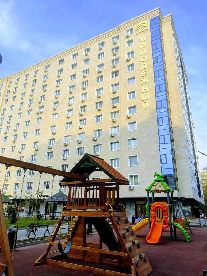 Интересная Двушка В Молодежке Almati Kültér fotó